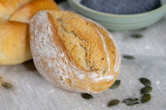 Kemetmüller Bäckerei - schwarzes Weckerl